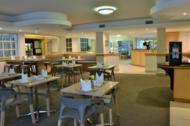 Roadlodge International Airport -booked Easy