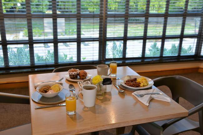 Roadlodge International Airport -booked Easy Kaapstad